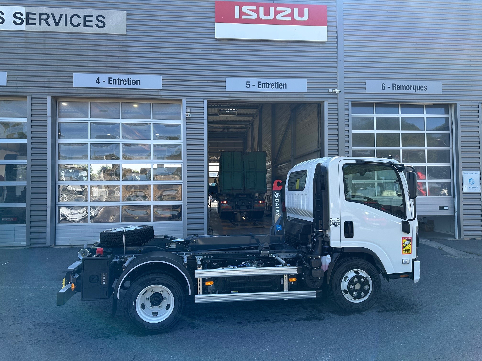 ISUZU M30 POLYBENNE DALBY