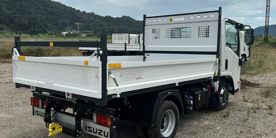 ISUZU M27 Benne