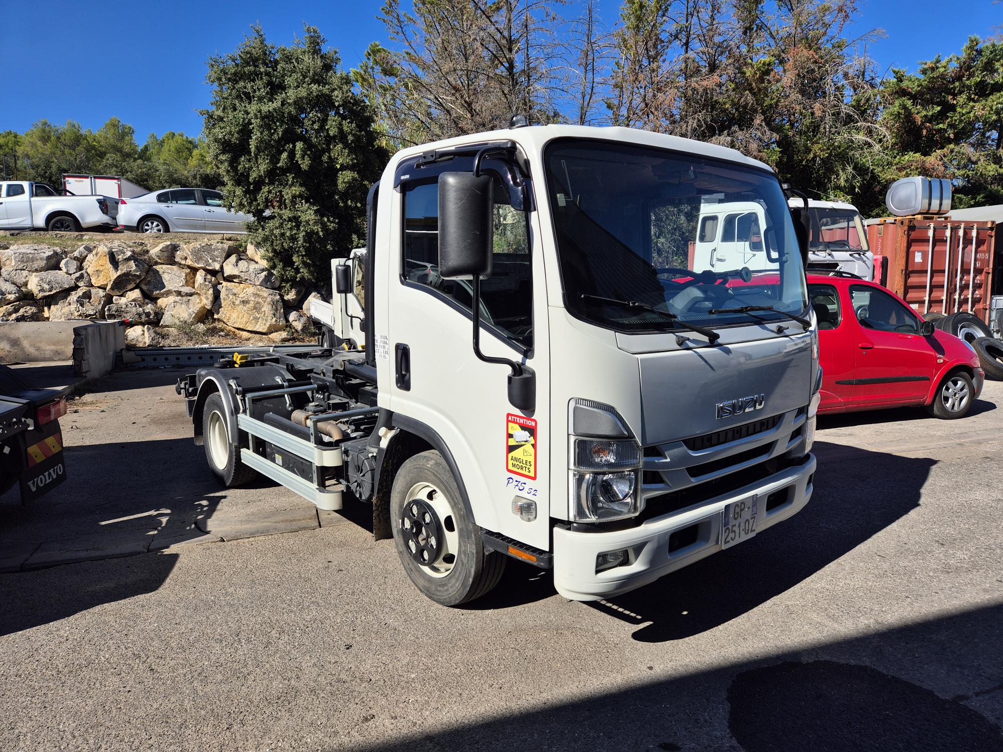 VO ISUZU Polybenne Cornut 4T5 P75 7T5 5L2 190Ch