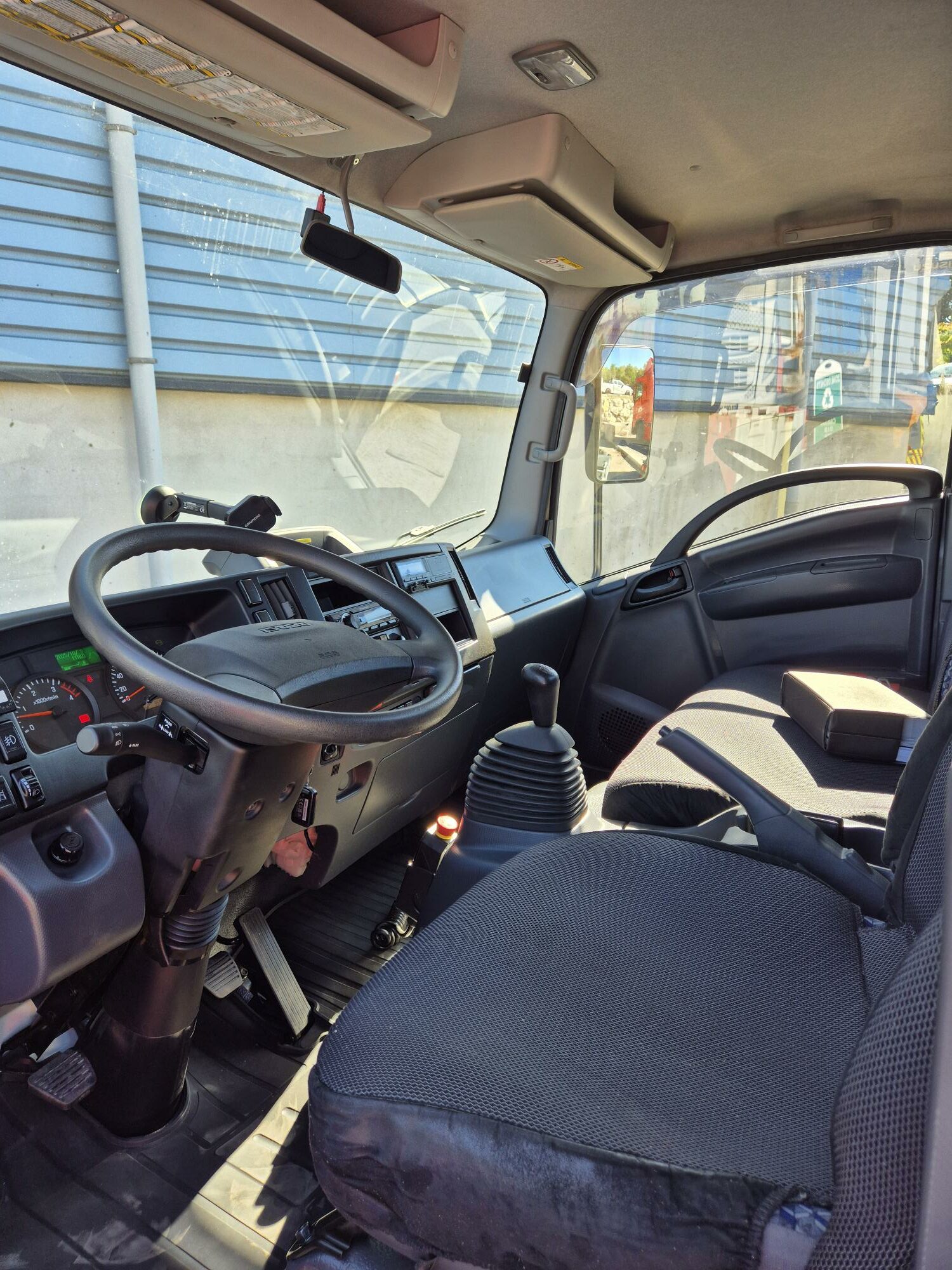 VO ISUZU Polybenne Cornut 4T5 P75 7T5 5L2 190Ch