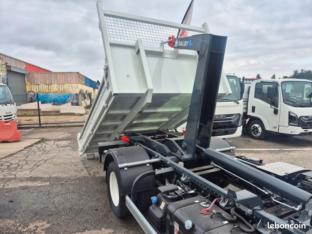 ISUZU M27 3L 150Ch BVA Polybenne DALBY